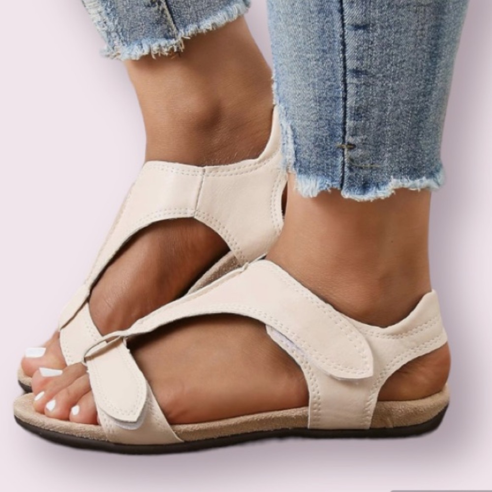 Lightweight Open Toe Soft Sandals in Beige
